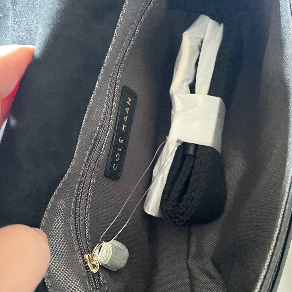 Black Leather Shoulder Bag - Picture 6 of 9